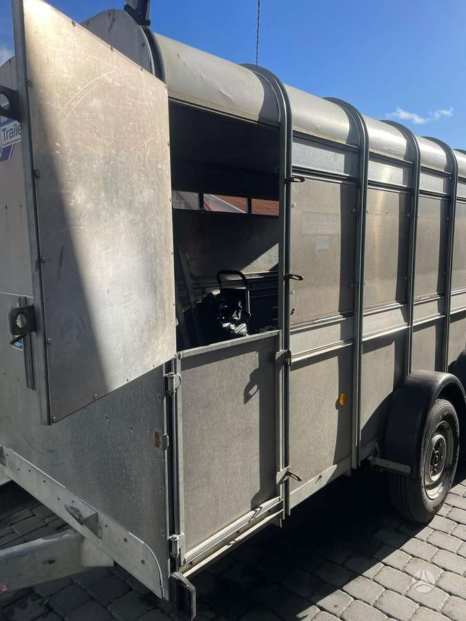 Ifor Williams, livestock
