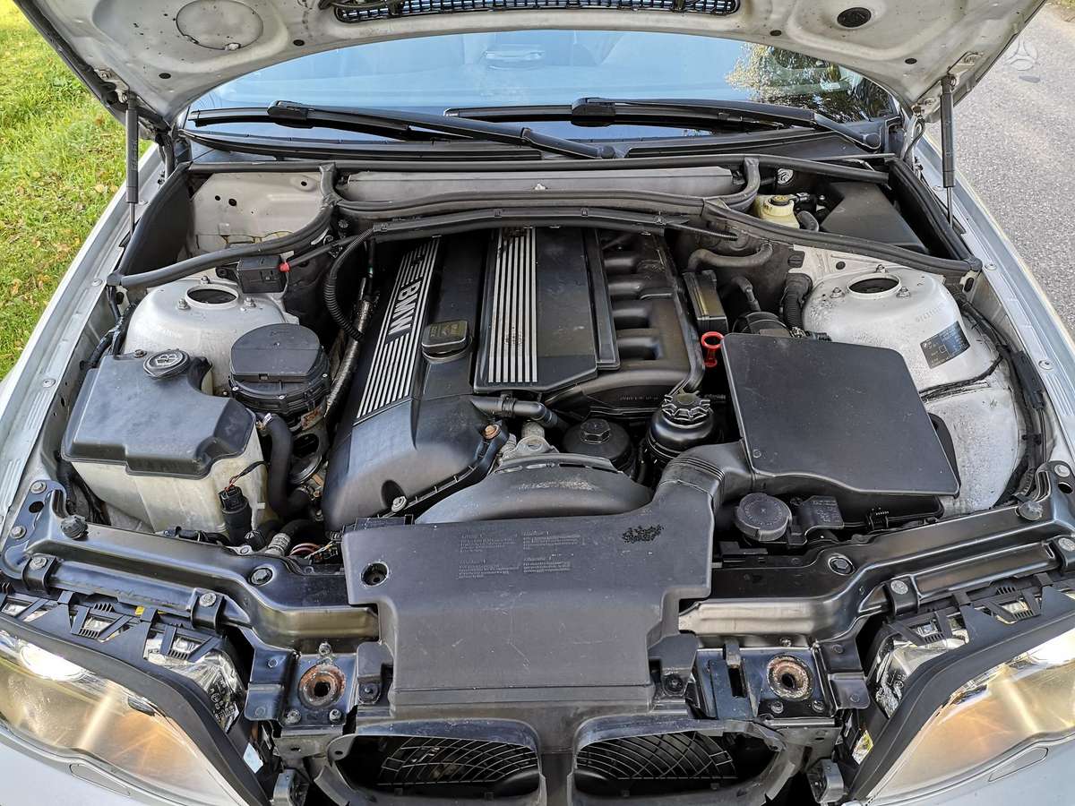 BMW 320, 2.2 l., saloon / sedan