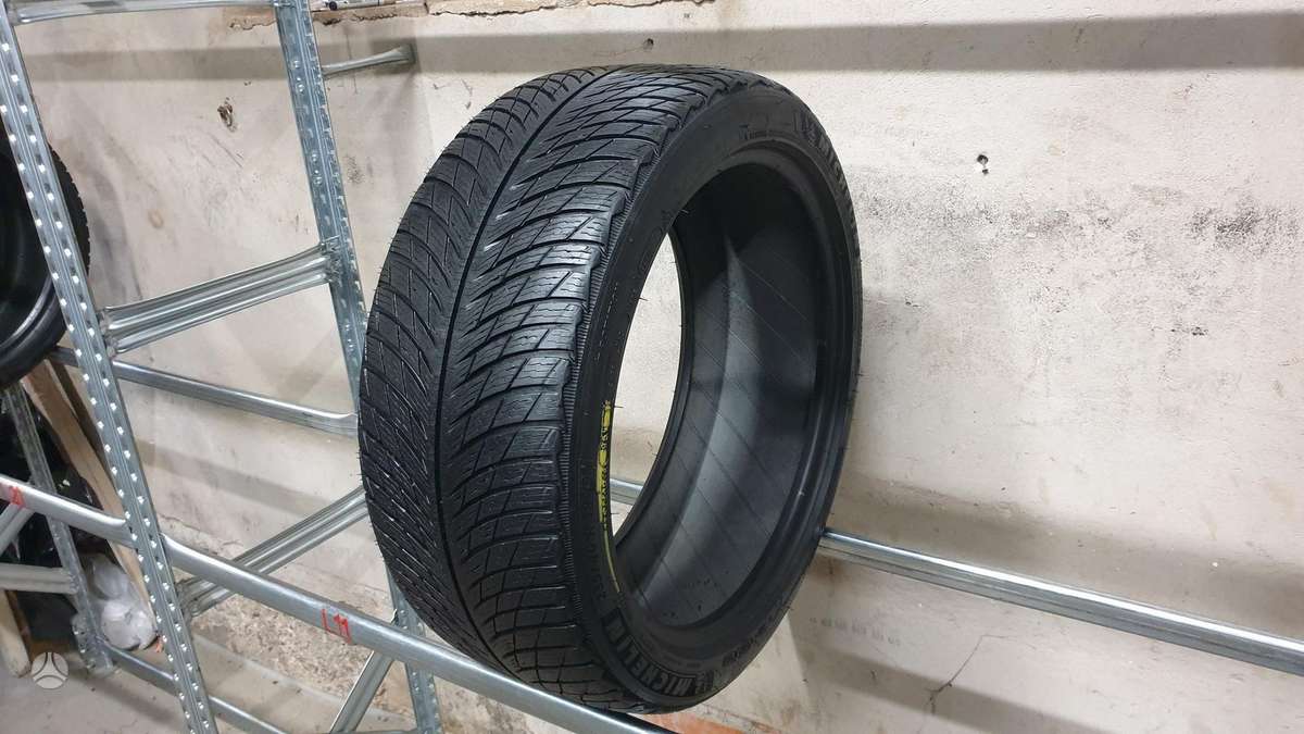Michelin Pilot Alpin 5, winter 235/40 R18