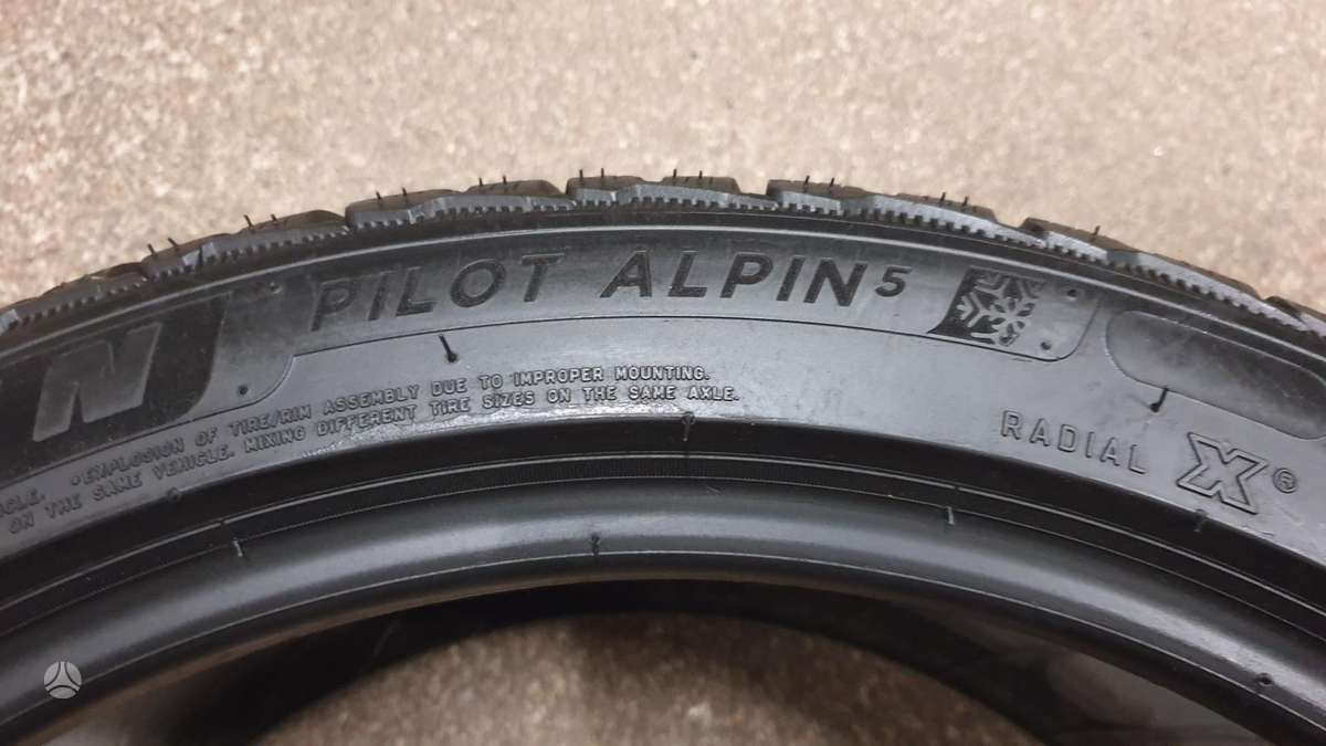 Michelin Pilot Alpin 5, winter 235/40 R18