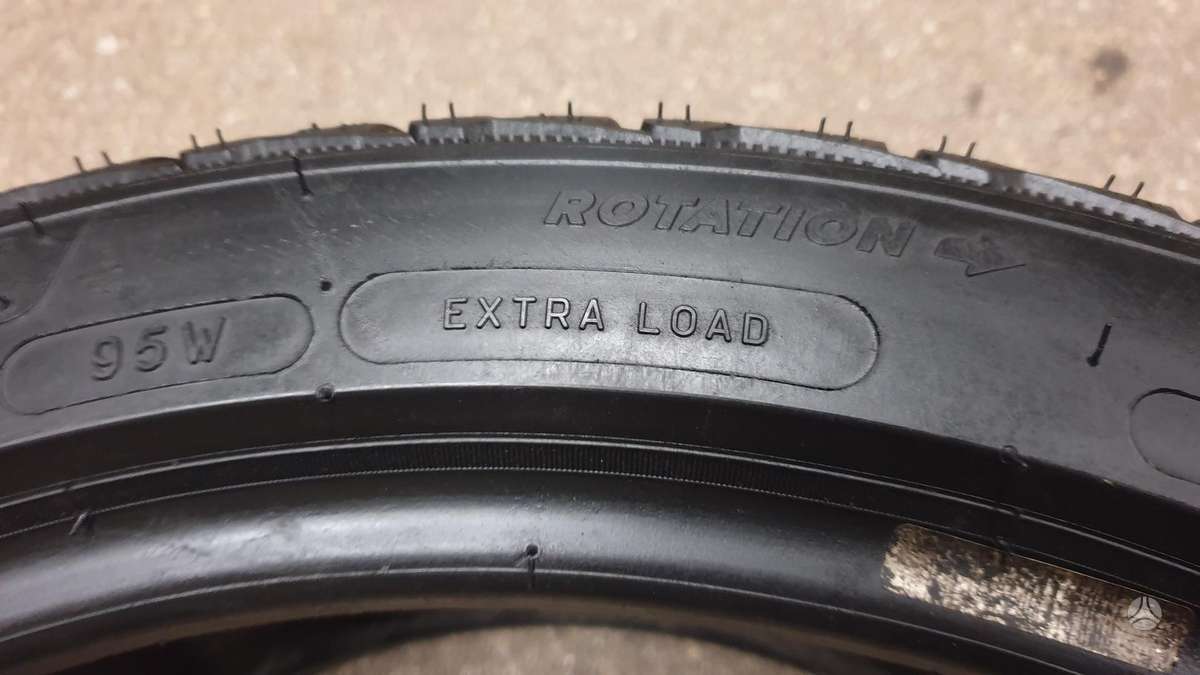 Michelin Pilot Alpin 5, winter 235/40 R18
