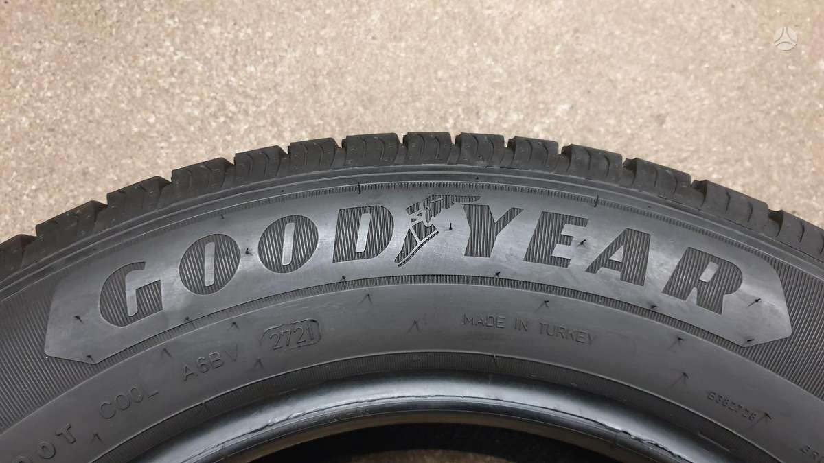 Goodyear EfficientGripCargo apie 8mm, summer 215/65 R16