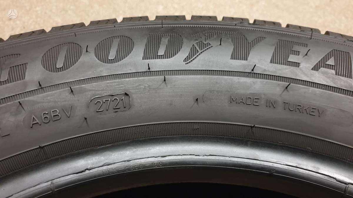Goodyear EfficientGripCargo apie 8mm, summer 215/65 R16