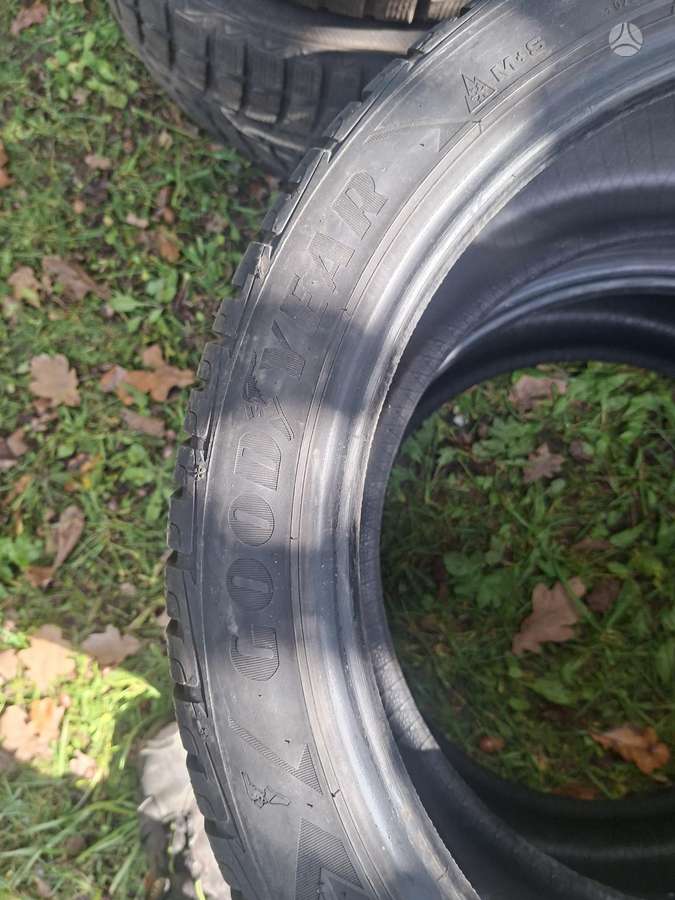 Goodyear, зимние 255/40 R19