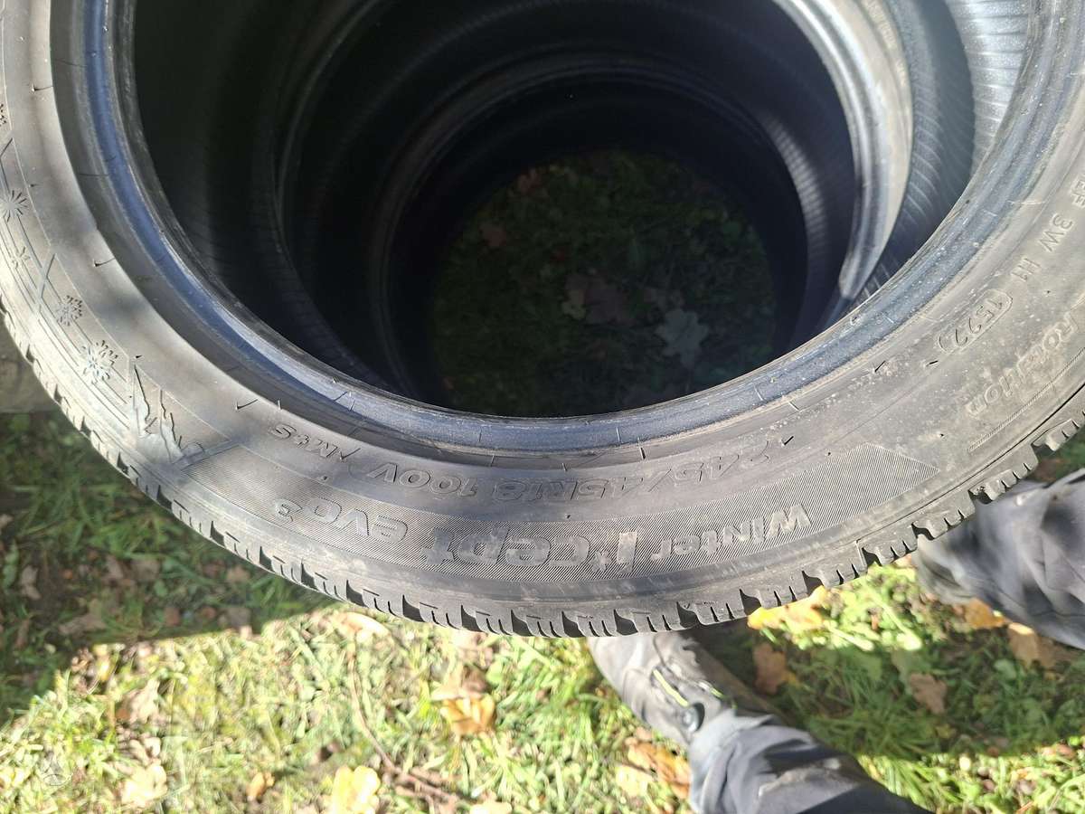 Continental, žieminės 245/45 R18