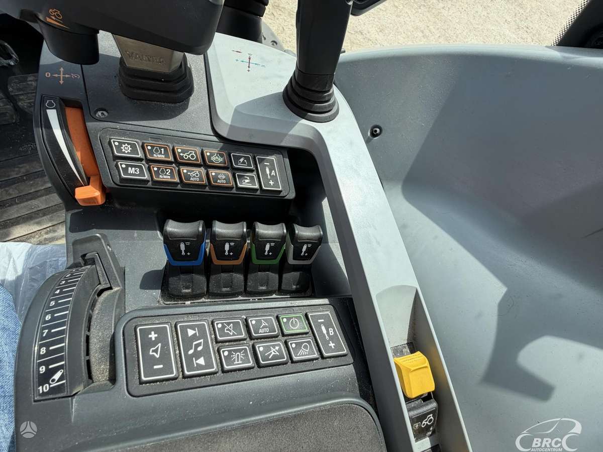 Valtra N155E Frontalinis krautuvas .., tractors