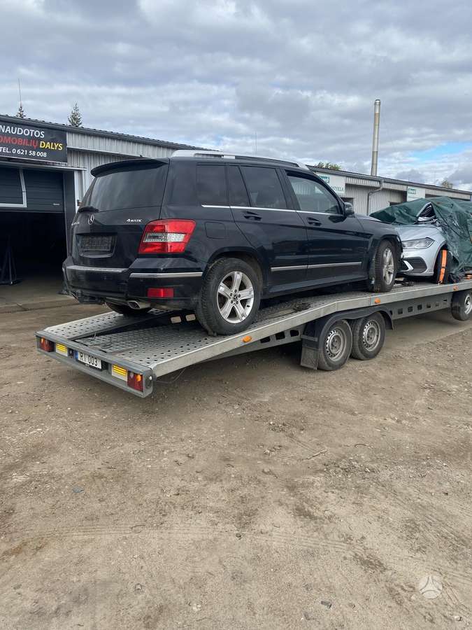 Mercedes-Benz GLK350 Dalimis