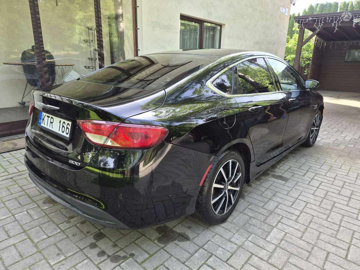 Chrysler 200, 2.4 l., Седан