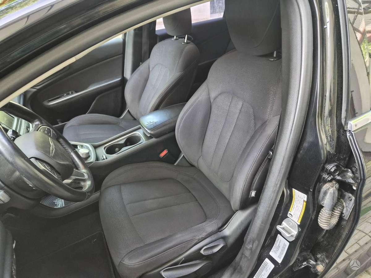 Chrysler 200, 2.4 l., Седан