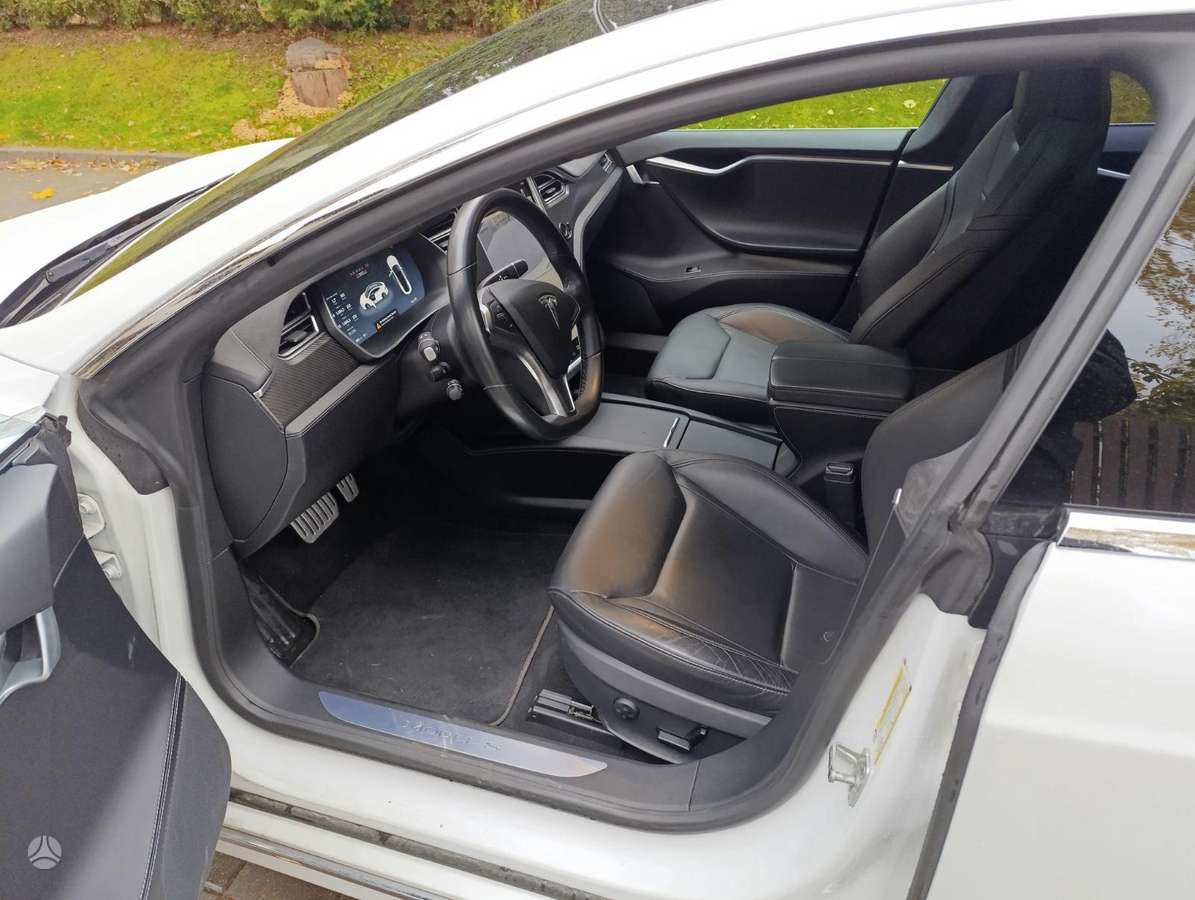 Tesla Model S, 90 kWh, hatchback