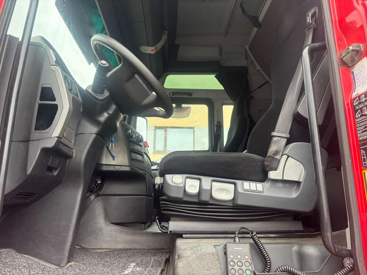MAN TGX26.560, cab-chassis trucks