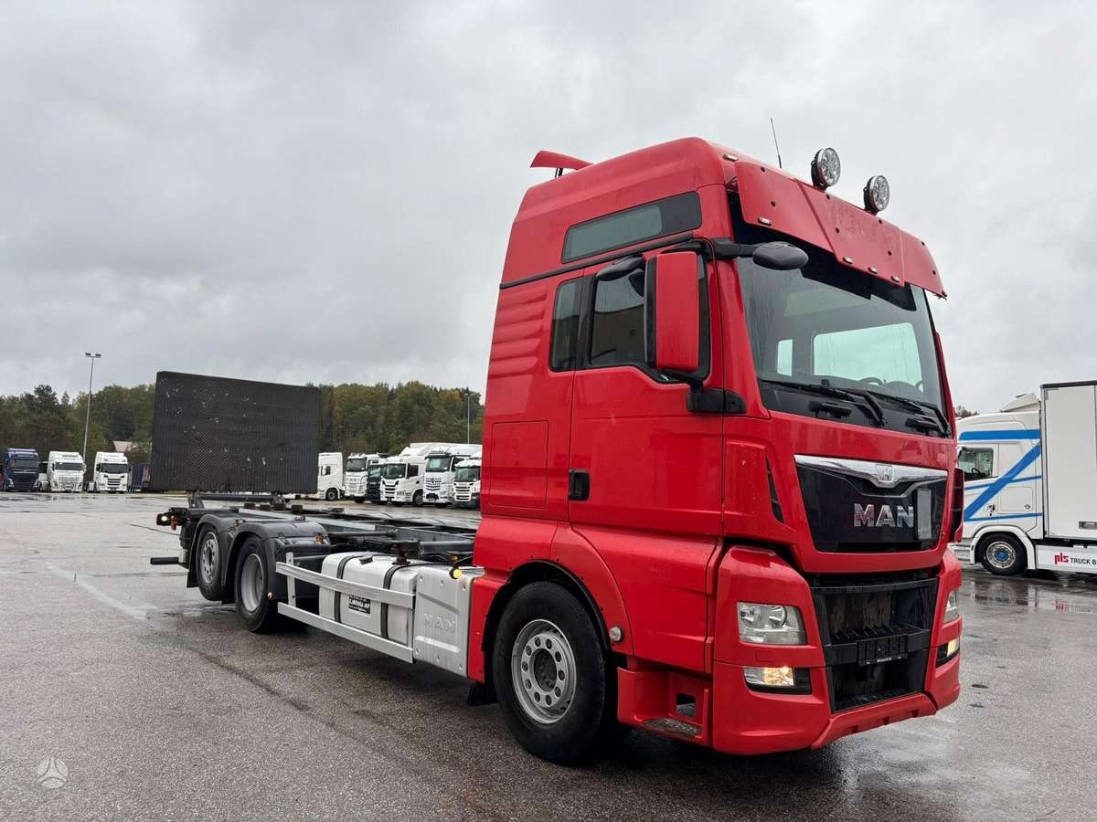 MAN TGX26.560, container trucks