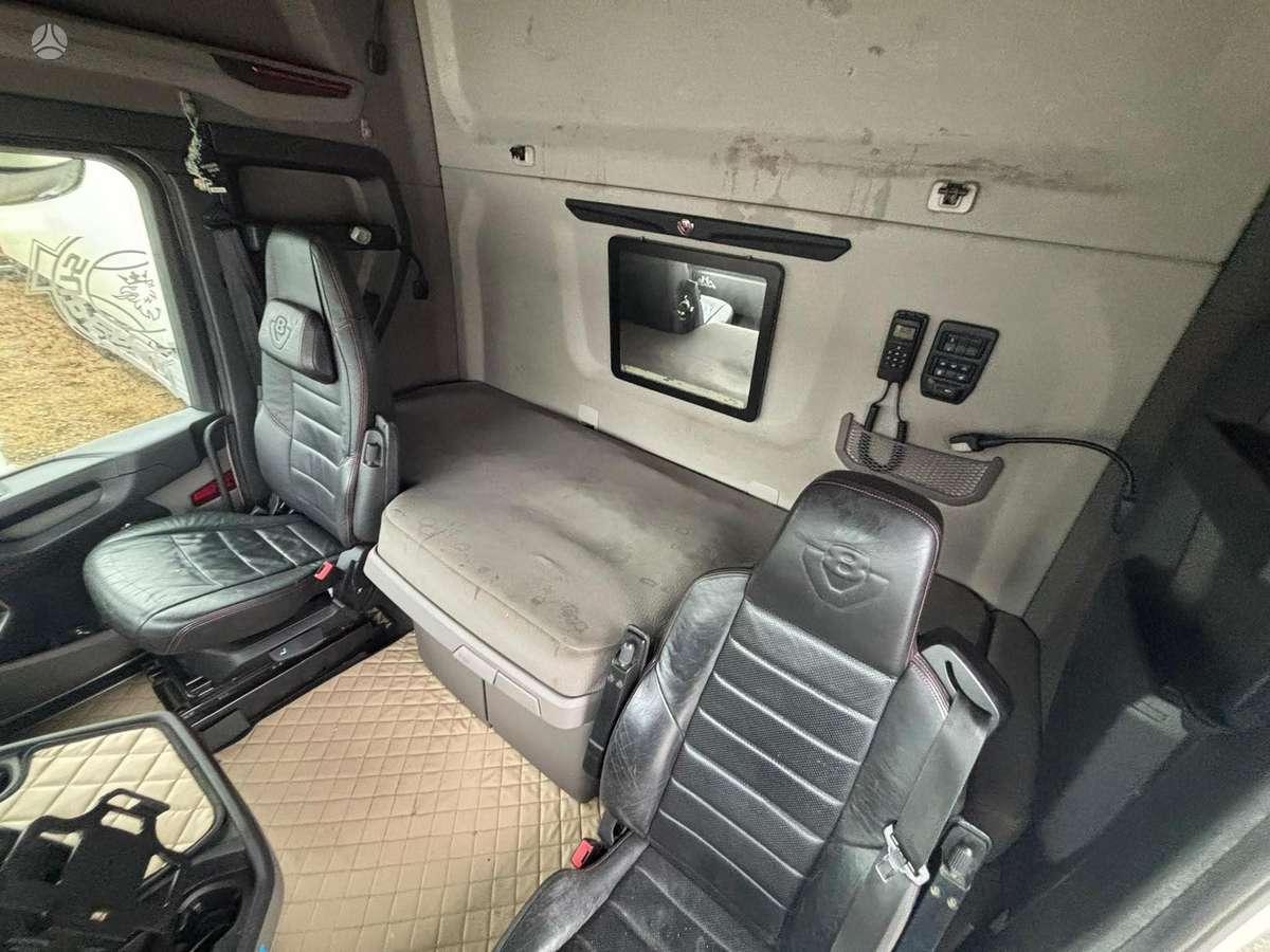 Scania S520, box trucks / box vans