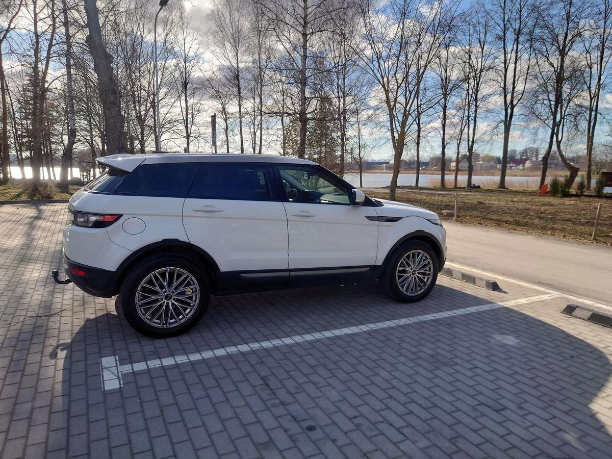 Land Rover Evoque, 2.2 l., off-road / crossover