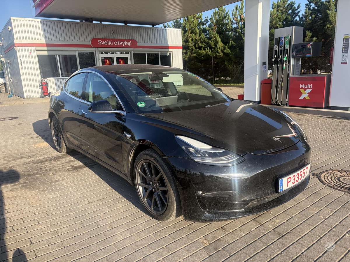 Tesla Model 3, 75 kWh, saloon / sedan