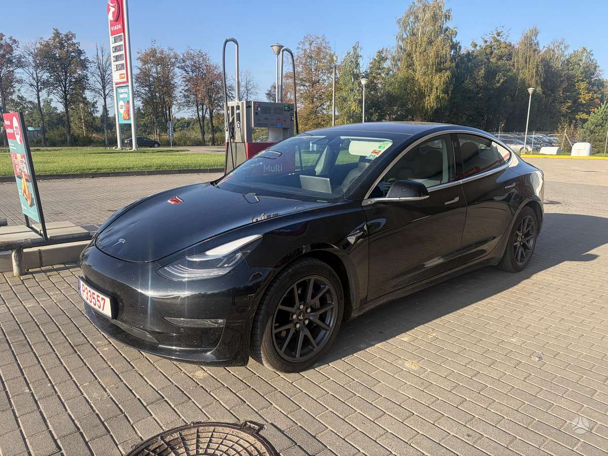 Tesla Model 3, 75 kWh, saloon / sedan
