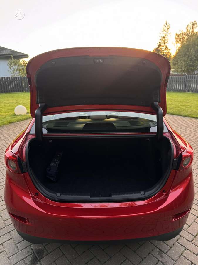 Mazda 3, 2.0 l., Седан