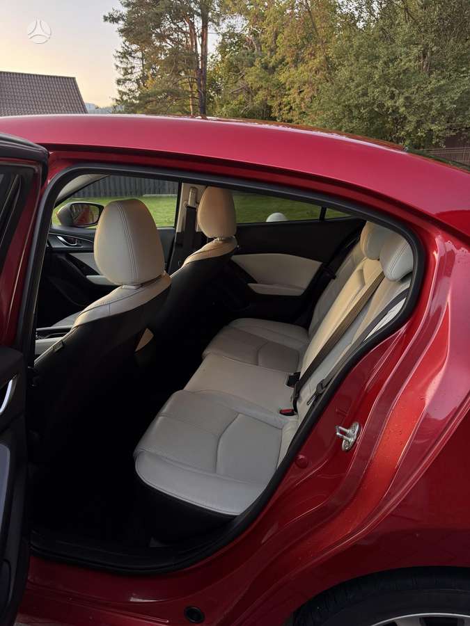 Mazda 3, 2.0 l., saloon / sedan