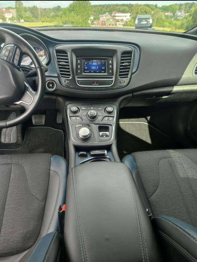 Chrysler 200, 2.4 l., Седан