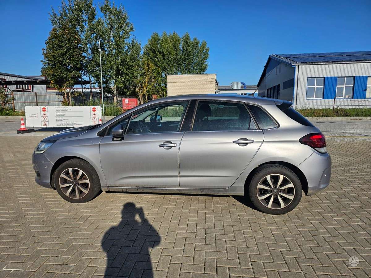 Citroen C4, 1.2 l., Хэтчбек
