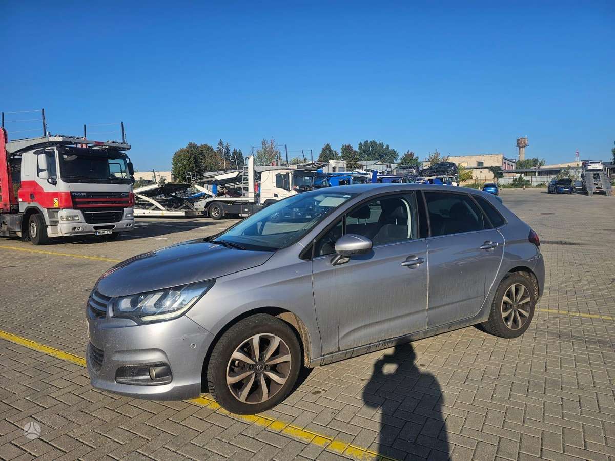 Citroen C4, 1.2 l., Хэтчбек