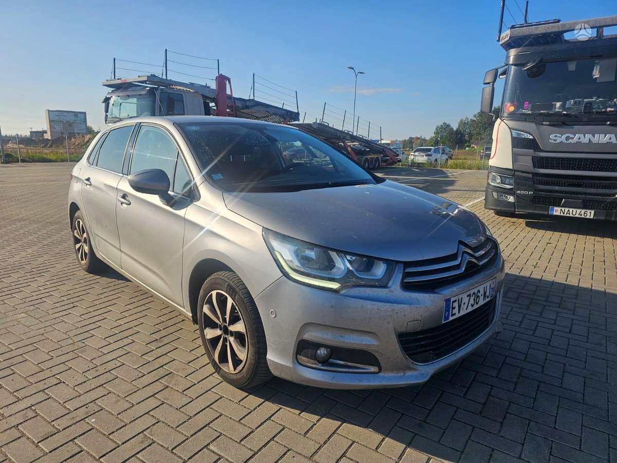 Citroen C4, 1.2 l., Хэтчбек