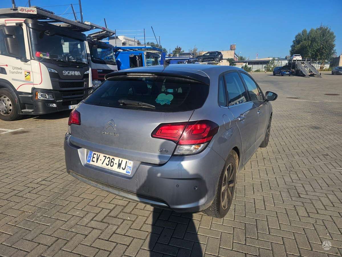 Citroen C4, 1.2 l., Хэтчбек