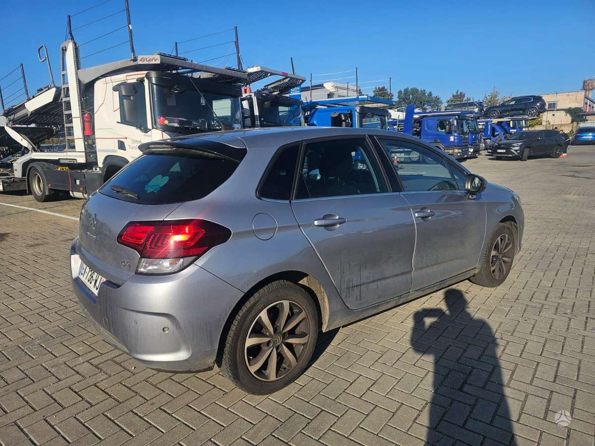 Citroen C4, 1.2 l., Хэтчбек