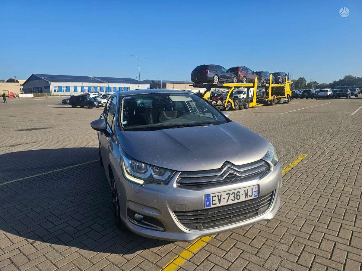 Citroen C4, 1.2 l., Хэтчбек
