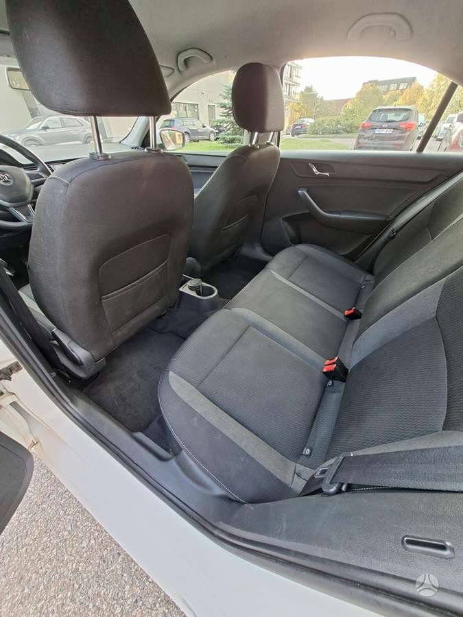 Skoda Rapid, 1.2 l., Хэтчбек