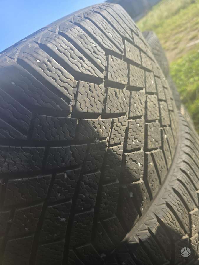 Continental, žieminės 275/40 R21