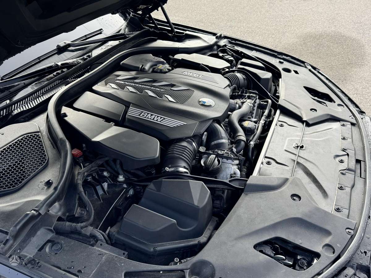 BMW M550, 4.4 l., Седан