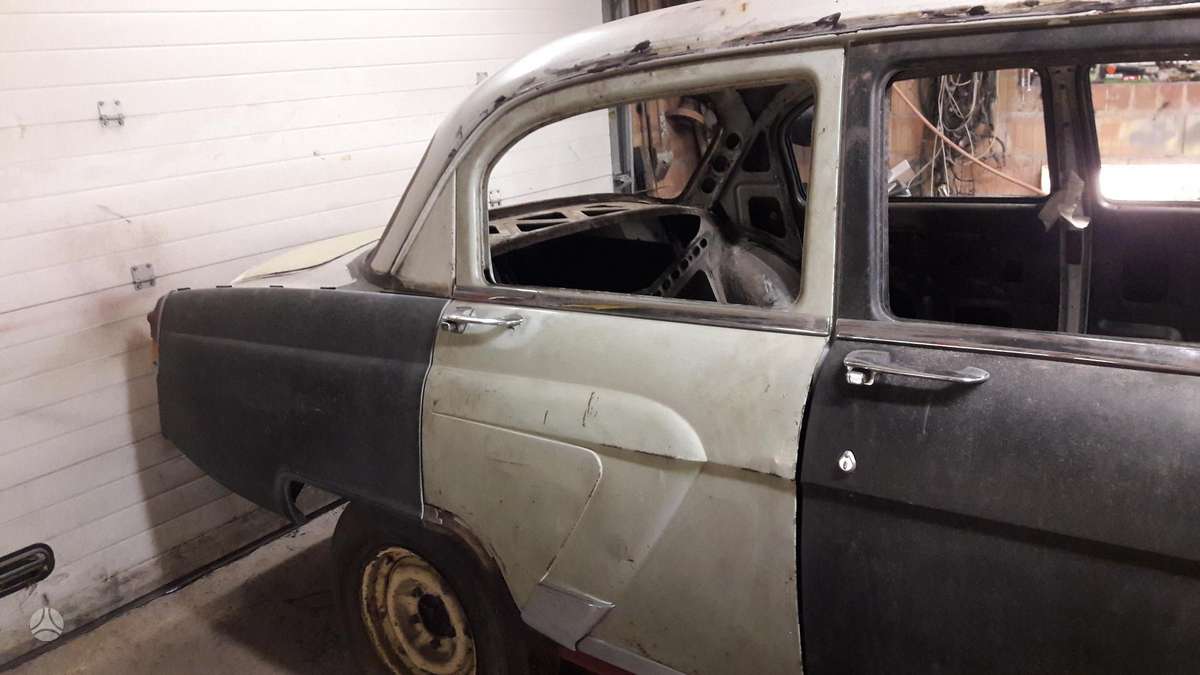 GAZ 21, Седан