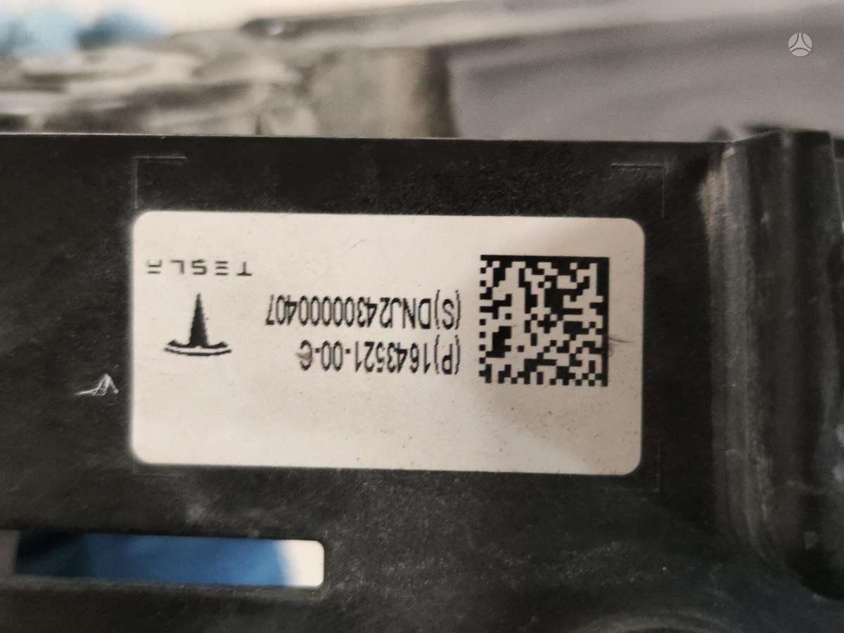 Tesla Model Y, P164352100c