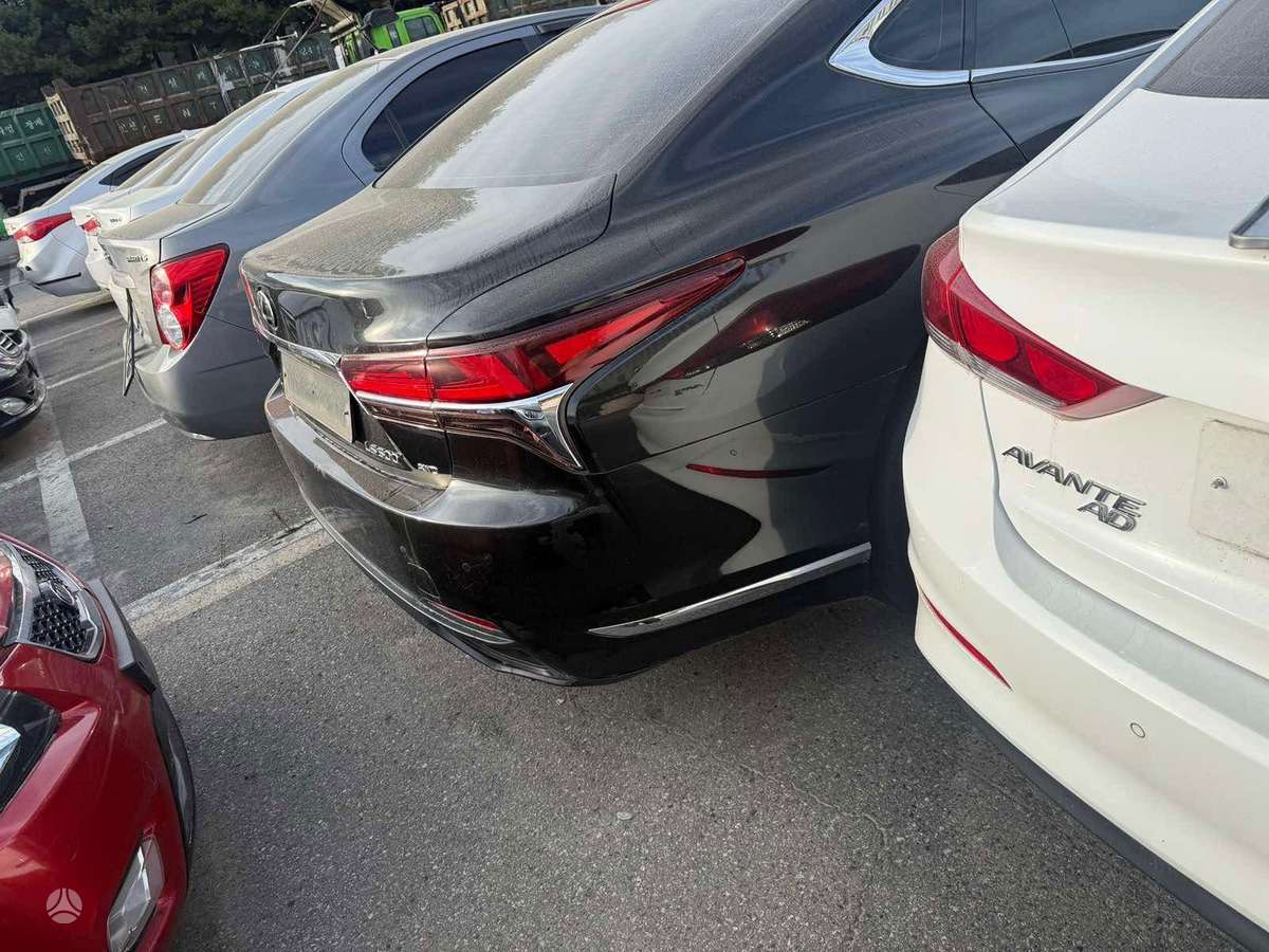 Lexus LS 500, 3.5 l., Седан