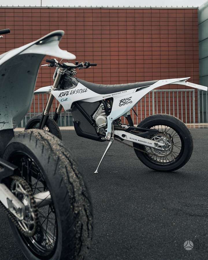 Stark Varg, supermoto