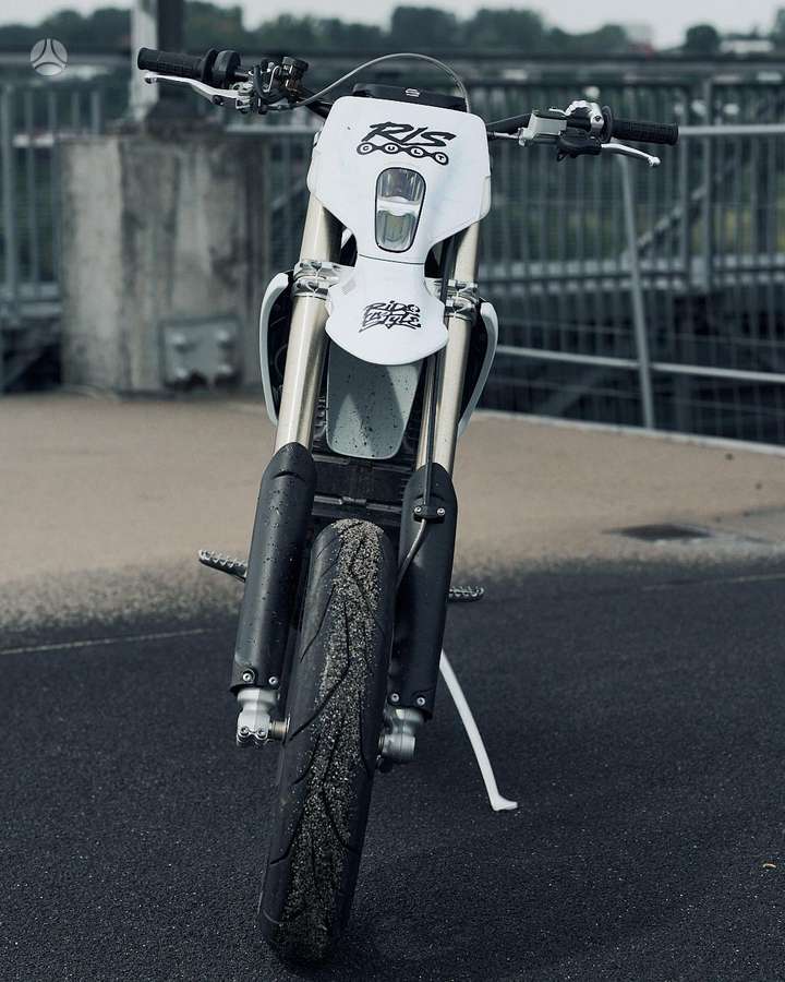 Stark Varg, supermoto