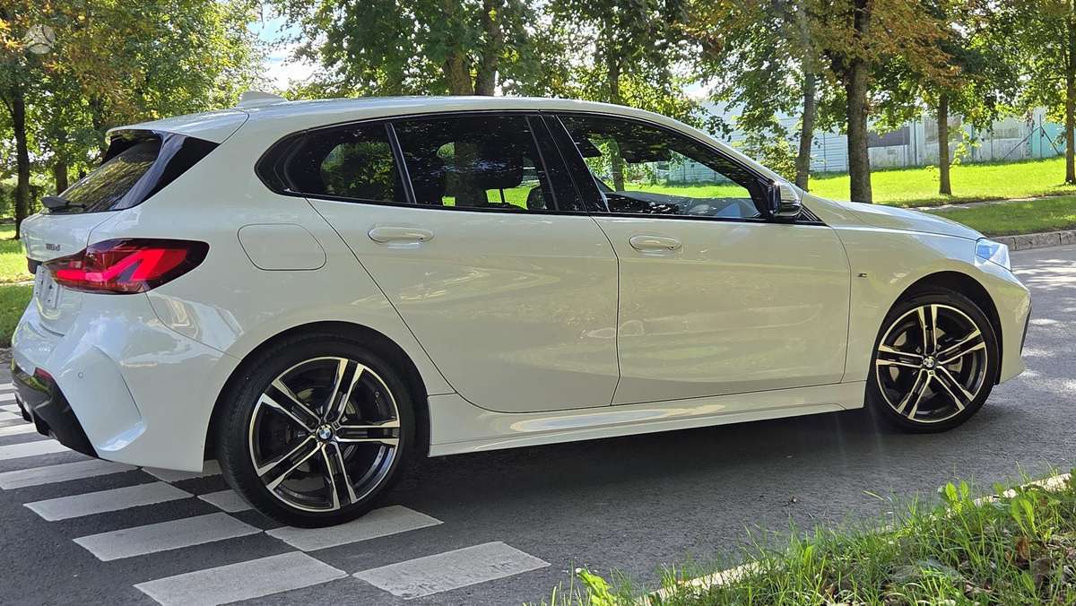 BMW 116, 1.5 l., hatchback