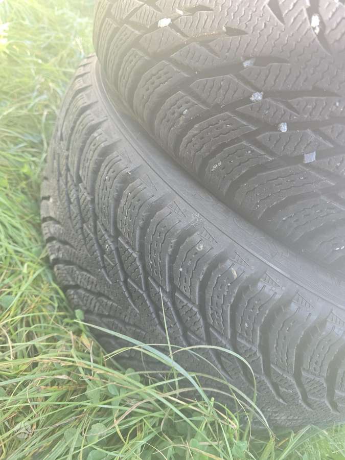 Nokian, зимние 235/45 R18