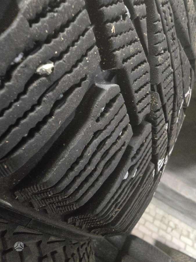 Nokian, žieminės 235/60 R18