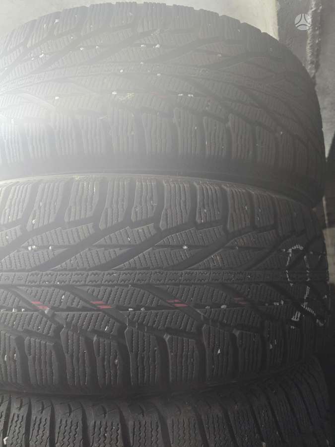 Nokian, žieminės 235/60 R18