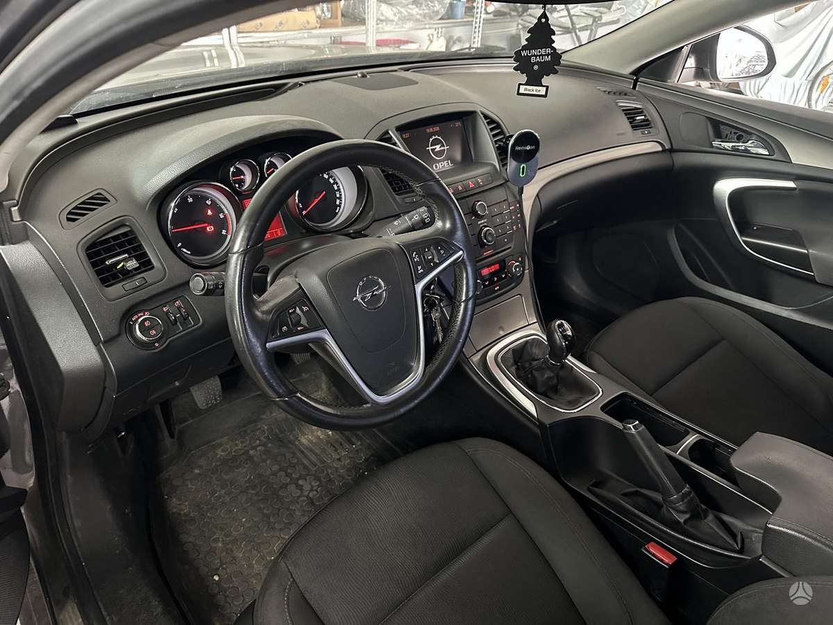 Opel Insignia, 2.0 l., hatchback