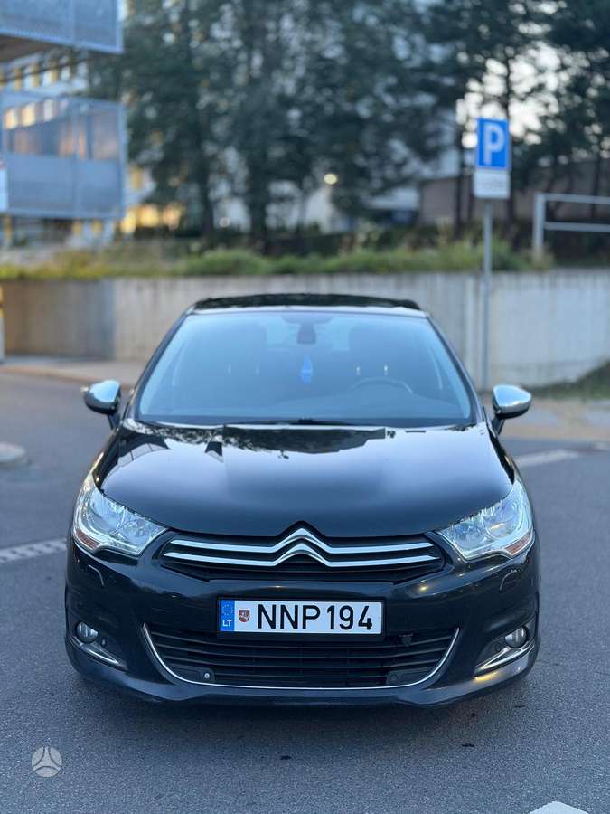 Citroen C4, 1.6 l., hatchback