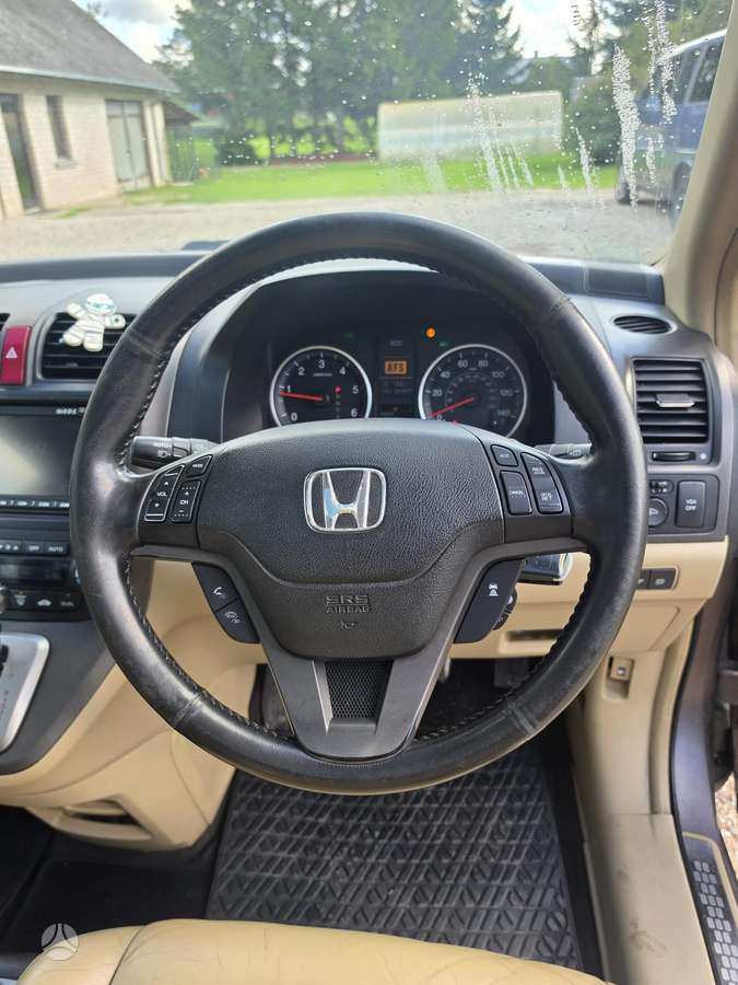 Honda CR-V 2010 — interior