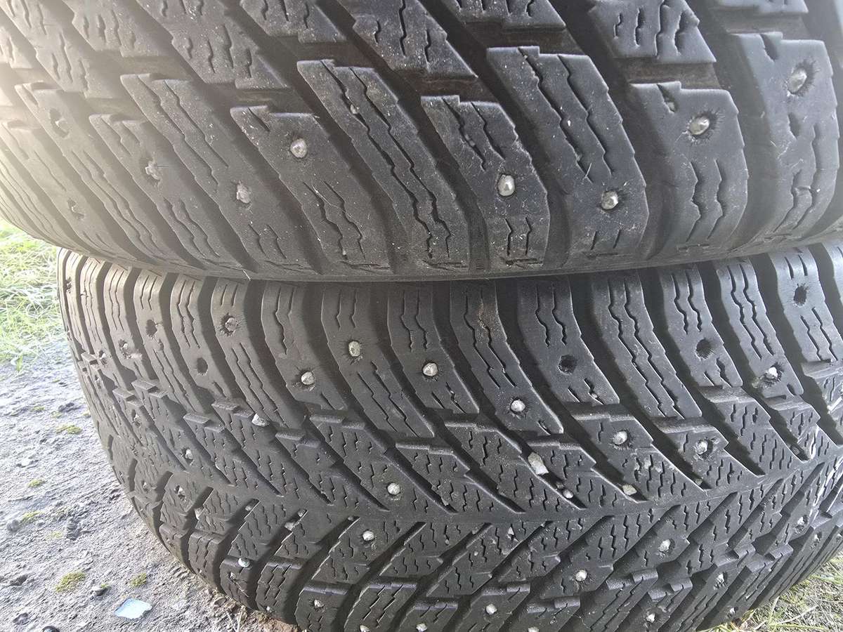 Nokian, зимние 225/55 R17