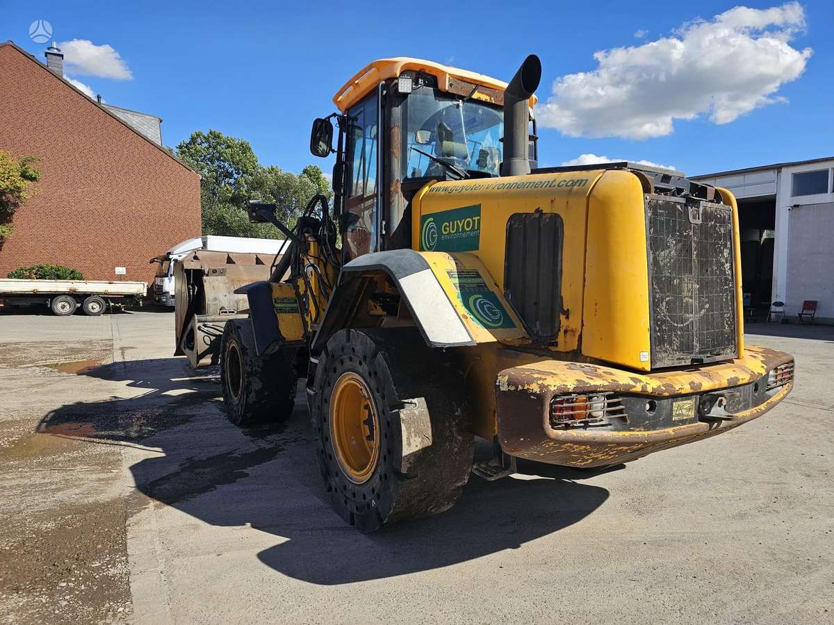 JCB 437HT, frontaliniai krautuvai