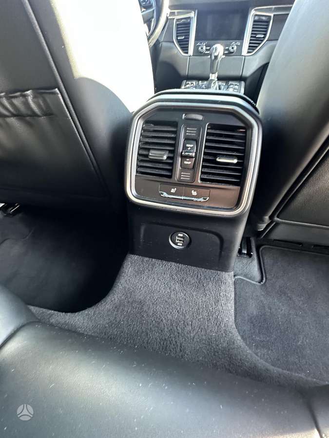 Porsche Macan, 3.0 l., off-road / crossover