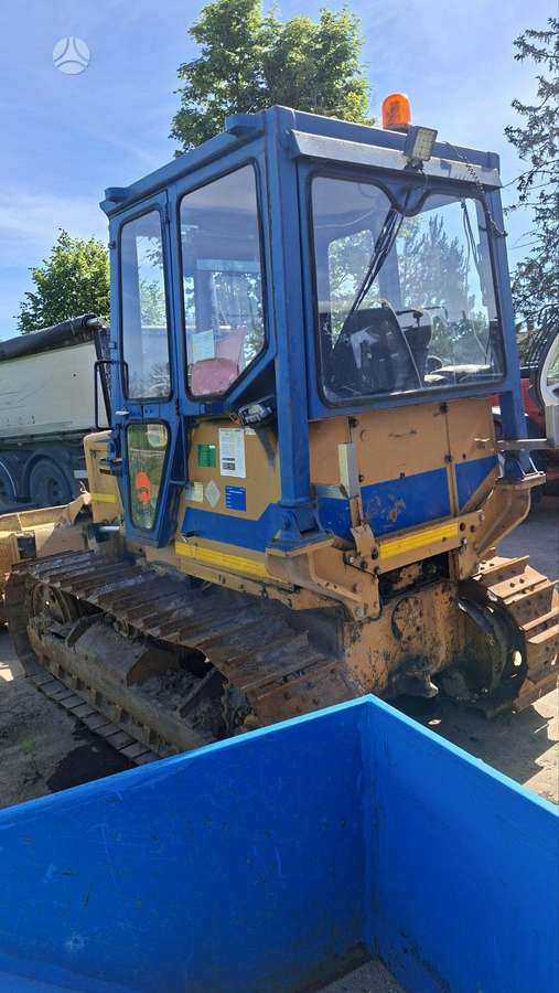 Komatsu D37E - 2, бульдозеры