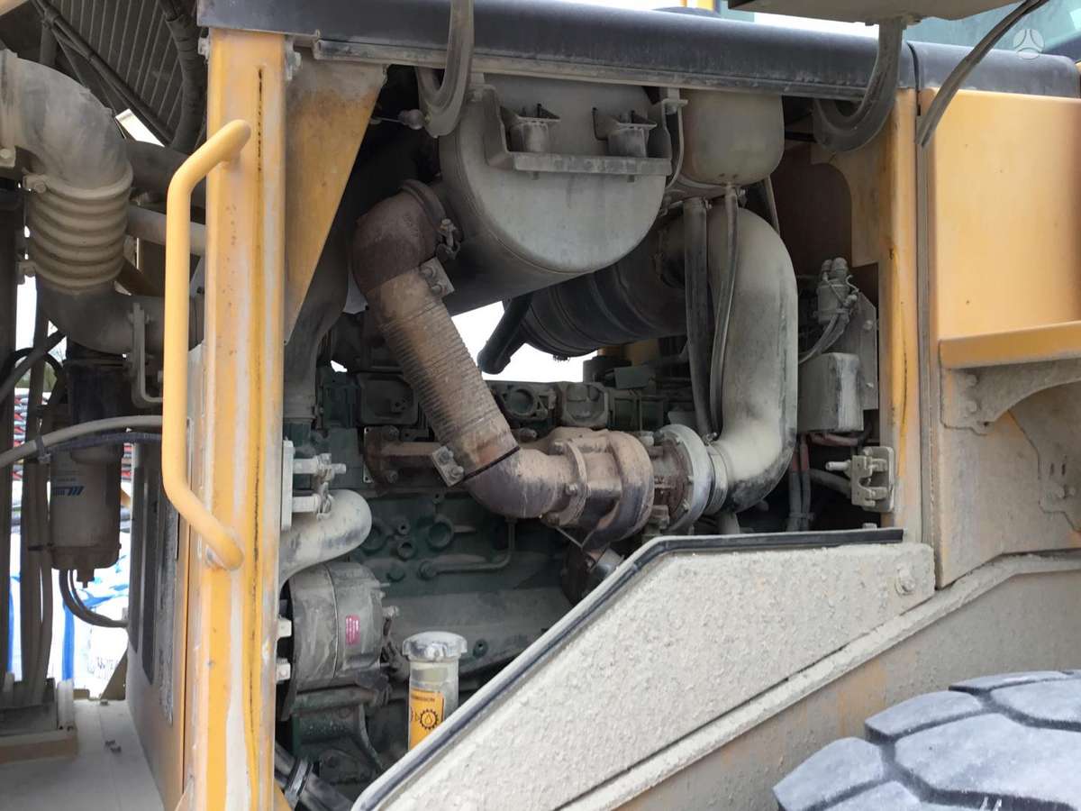 Volvo L70E, frontaliniai krautuvai