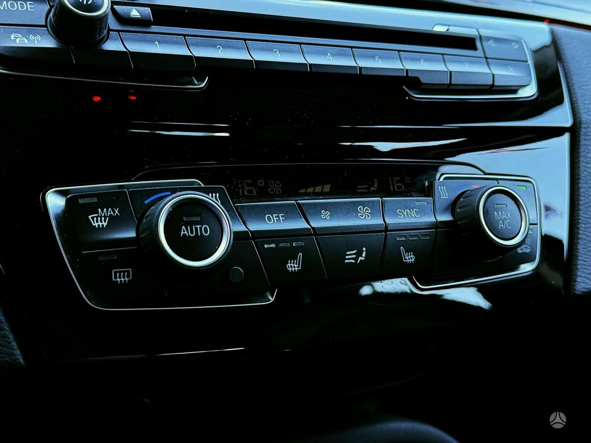 BMW X1, 2.0 l., off-road / crossover